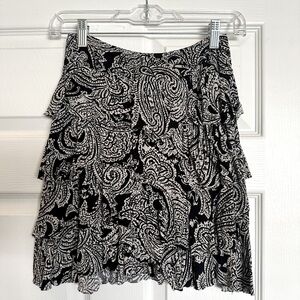 Black and White paisley mini skirt, ruffled, stretchy waist women’s extra small